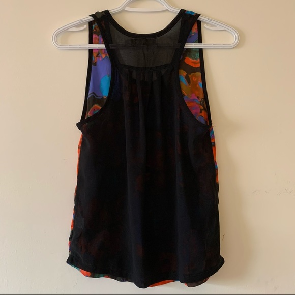 🧡 Sleeveless Patterned Silky Top - Picture 2 of 2